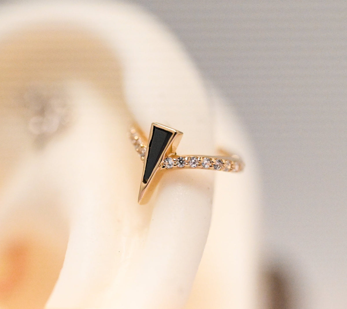 Black Spinel Clicker – Ritual Evolution